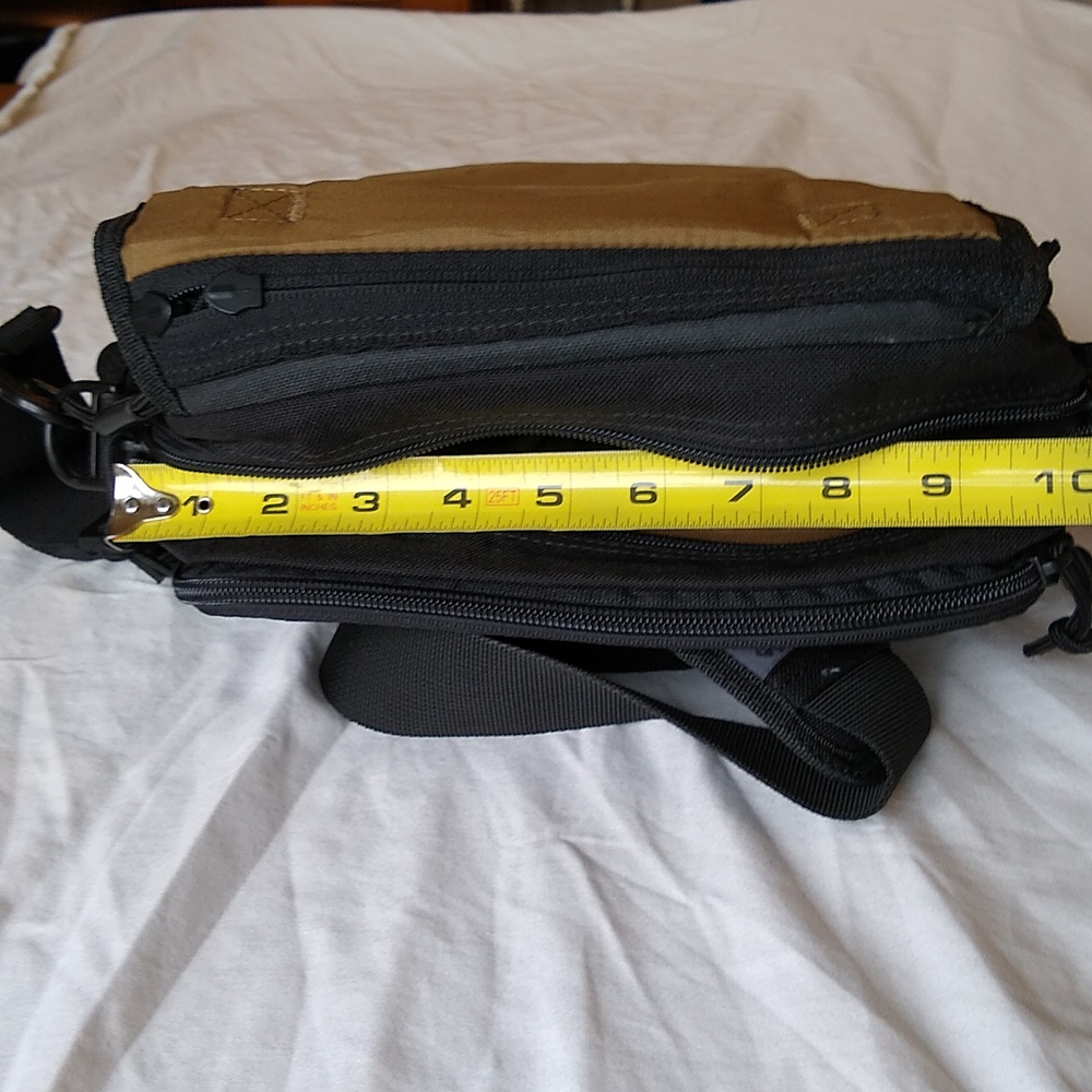 Hazard4 Kato Tablet/Netbook Mini-Messenger Bag, Black - Picture 7 of 14